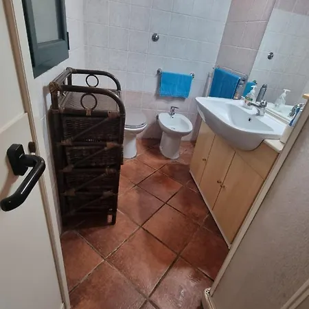 Casa La Rosa Gialla Vakantiehuis Solanas (Cagliari)
