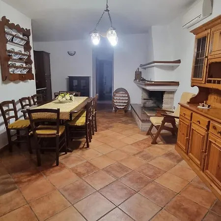 Casa La Rosa Gialla Vakantiehuis Solanas (Cagliari)